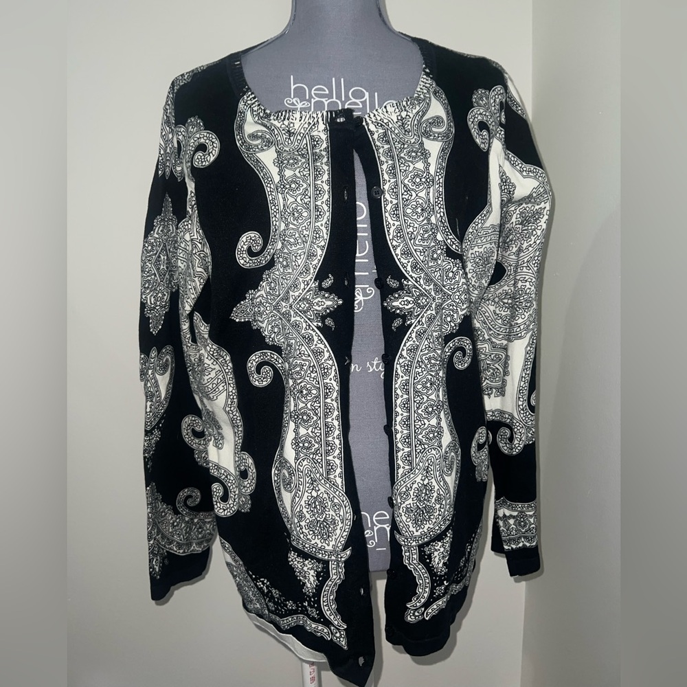 Isaac Mizrahi Black and White Button Down Shirt